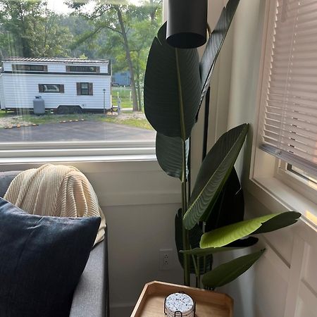 The Tiny Getaway Home Елизабетаун Екстериор снимка